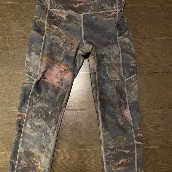 Lululemon Leggings Size 6 - Picture 4 of 6